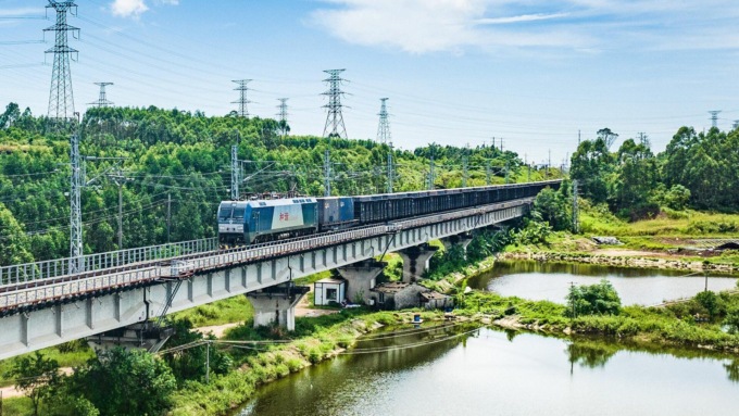 Cina: settore logistico continua ripresa ad agosto