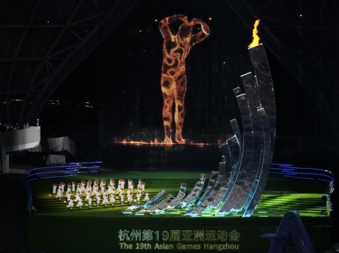 Cina: spenta la fiamma dei Giochi asiatici di Hangzhou