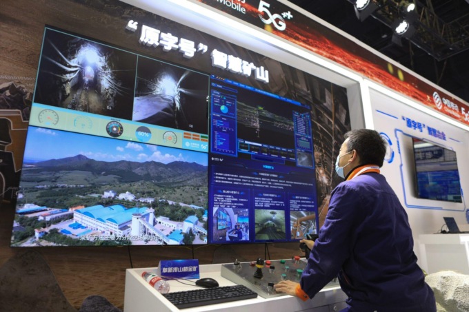 Cina: rapporto, creati quasi 8.000 laboratori digitali, fabbriche smart