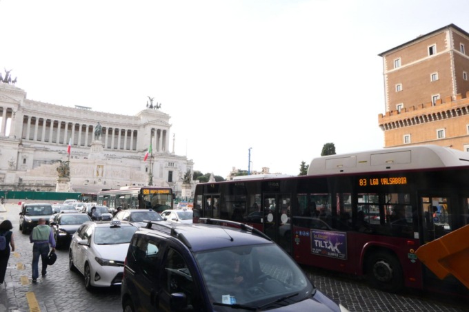 ROMA: CAOS A PIAZZA VENEZIA, ARRIVANO LE MISURE