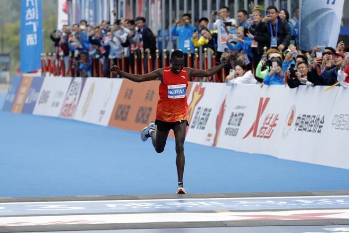 Cina: Maratona di Chengdu 2023 (1)