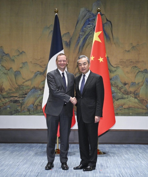 Cina-Francia: tengono dialogo strategico