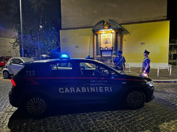ROMA: TRAFFICO E DETENZIONE DI DROGA, SGOMINATA LA BANDA