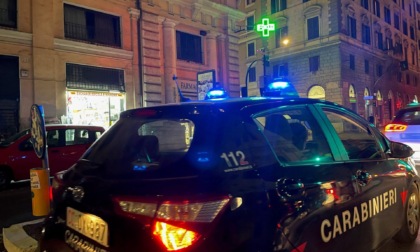 ROMA: TURISTA DERUBATA MENTRE AIUTA MARITO DISABILE