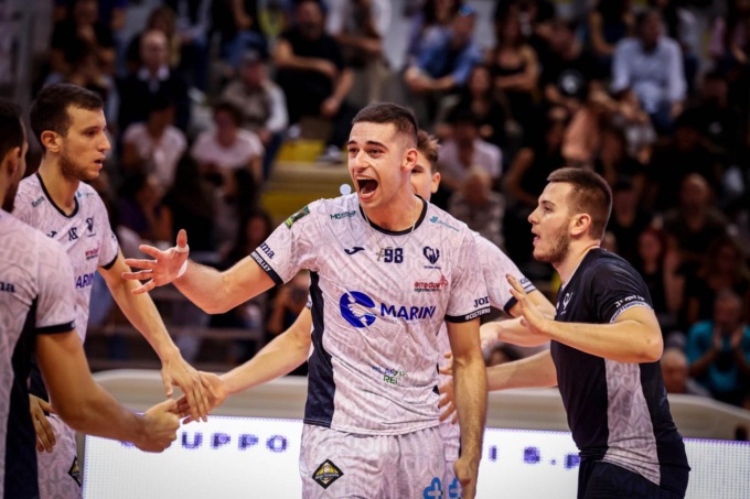 PALLAVOLO SUPERLEGA: CISTERNA ANTICIPA CONTRO MODENA
