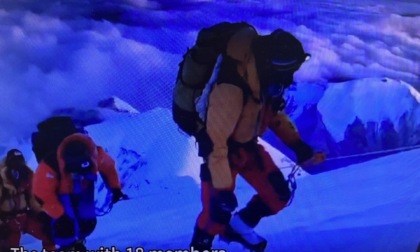 Squadra di spedizione cinese raggiunge vetta del monte Cho Oyu