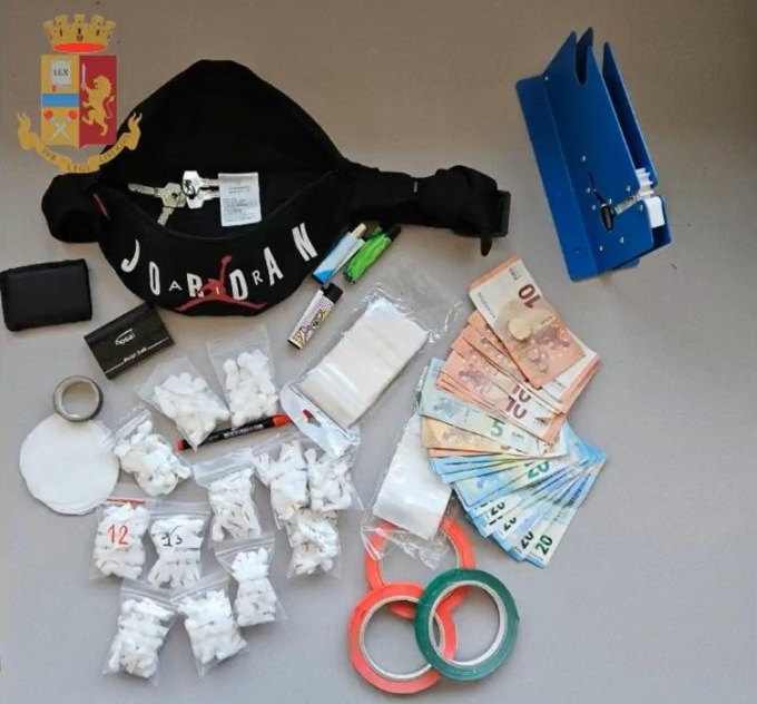 ROMA: DROGA A TOR BELLA MONACA, SEI PERSONE ARRESTATE