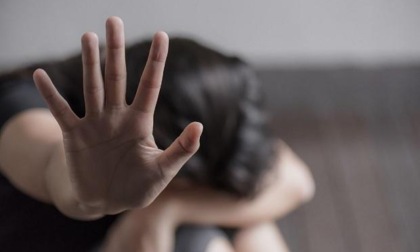 ROMA: BOTTE PER I SOLDI DELLA DROGA, ARRESTATI