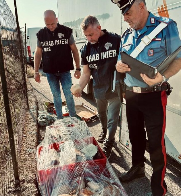 TERRACINA/FONDI: MERCATI SETTIMANALI, MAXI SEQUESTRO DI ALIMENTI