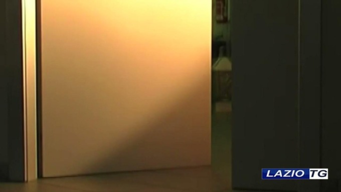 ROMA: SEQUESTRA E PICCHIA L’EX, ARRESTATO