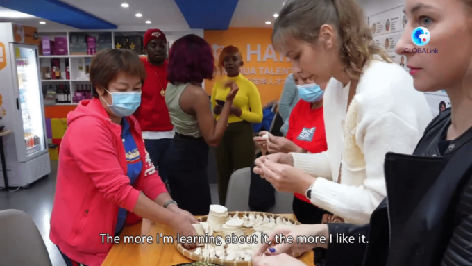 Cina: Expat canadese elogia la cultura cinese