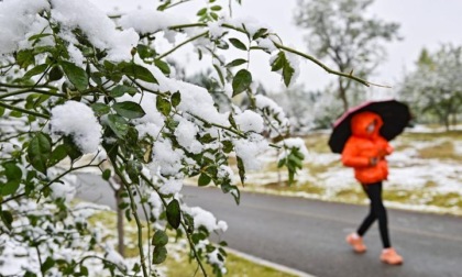 Cina: panorama innevato unico nella "Cittadina della neve"