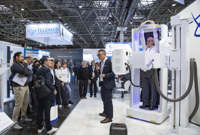 Germania: Dusseldorf, oltre 1.400 espositori cinesi a Medica 2023