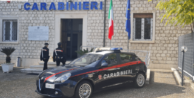 CASSINO: PICCHIA LA COMPAGNA DAVANTI AI FIGLI