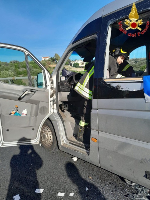 CIVITAVECCHIA: CAMION CONTRO NCC, UN MORTO E NOVE FERITI