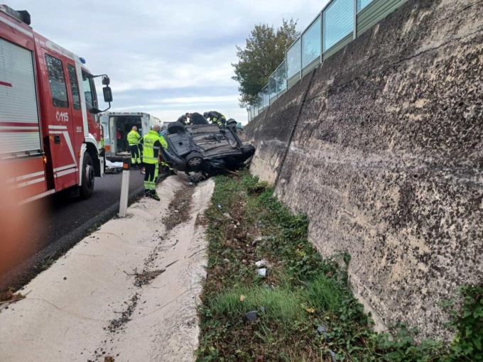 FROSINONE/CEPRANO: SCHIANTO SULL’A1, MUORE UNA 21ENNE
