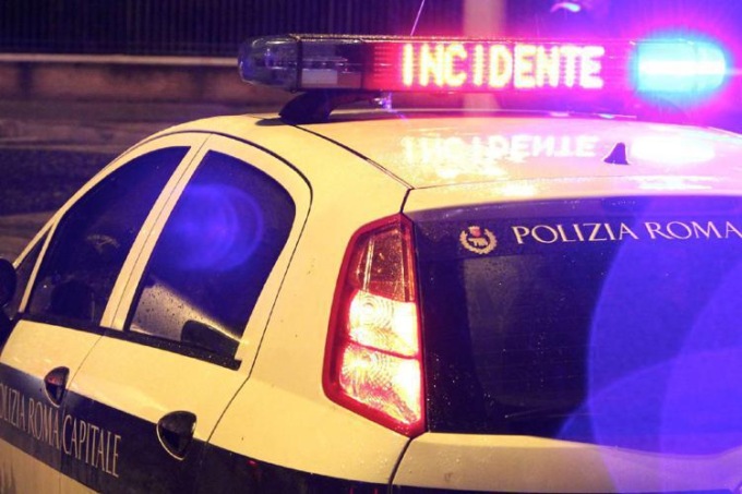 ROMA: SCONTRO ALLA BUFALOTTA, MORTA UNA DONNA