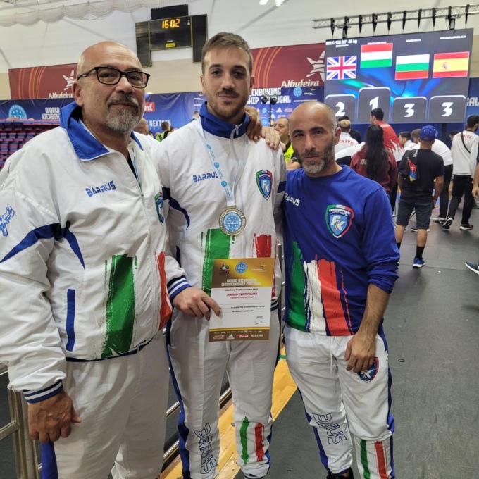 KICKBOXING: IL TERRACINESE DE PONTO VICE CAMPIONE DEL MONDO