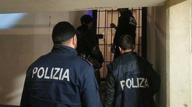 POMEZIA/NETTUNO: GUERRA PER LO SPACCIO, 30 ARRESTI