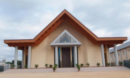 CISTERNA: IL CRISTO DI STRACCI DELL’ARTISTA CANO’