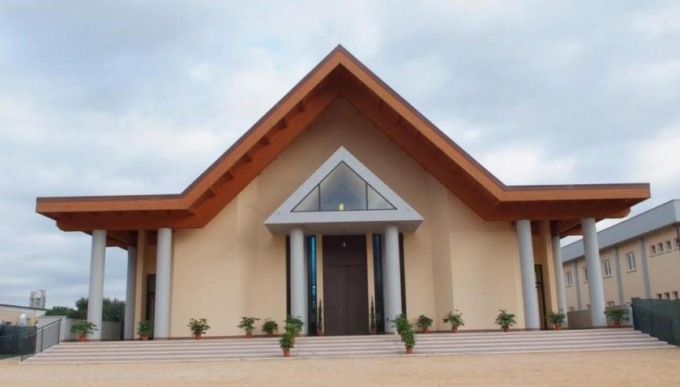 CISTERNA: IL CRISTO DI STRACCI DELL’ARTISTA CANO’