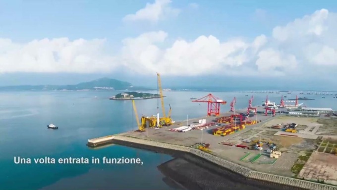 Cina: crea prima struttura galleggiante integrata eolica-pesca al mondo