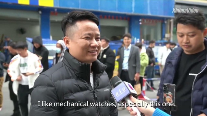 Cina: orologi di marchio nazionale innescano corsa agli acquisti