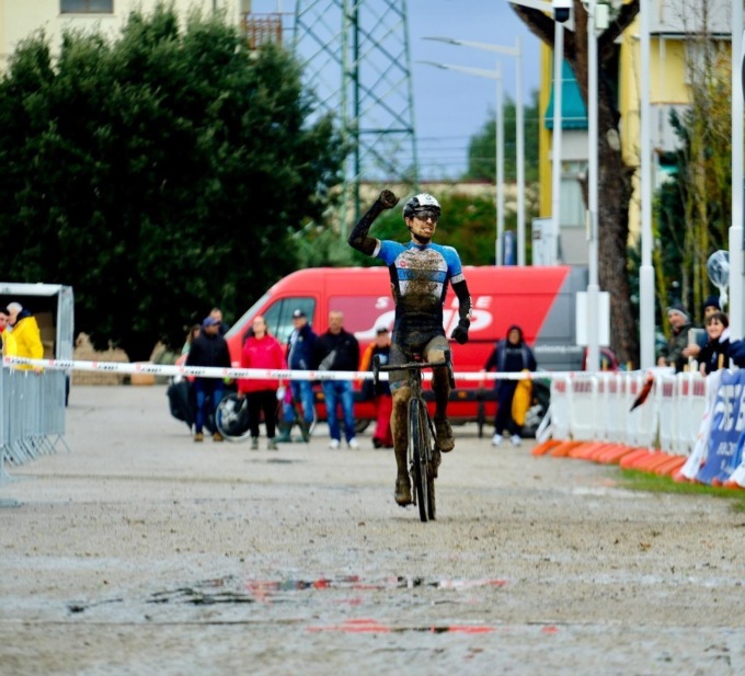 CICLISMO: CRISTIAN COMINELLI TORNA AL SUCCESSO