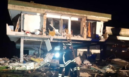 VITERBO: ESPLODE STRUTTURA PER MIGRANTI, 31 FERITI