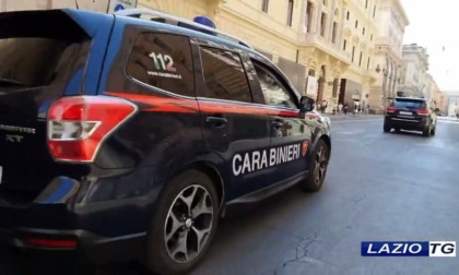 ROMA: PICCHIA LA EX E LA TRASCINA CON L' AUTO