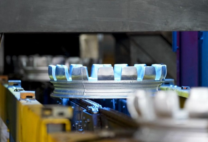 Innovazione sci-tech guida produzione componenti motociclette a Chongqing (2)