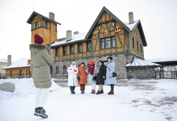 Cina: Mongolia Interna, Arxan promuove turismo legato a ghiaccio, neve (1)