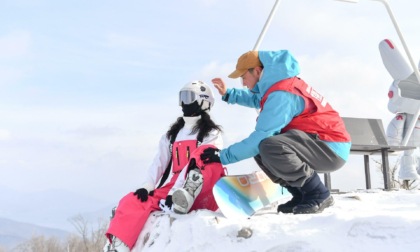 Cina: Jilin, fotografo registra crescente popolarità di sport invernali