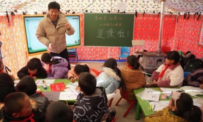 Cina: oltre 60.000 studenti riprendono lezioni in una contea terremotata