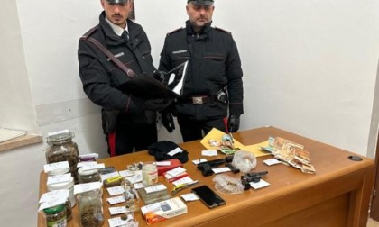 LATINA: ARMI E DROGA IN CASA, ARRESTATO
