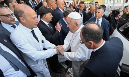 ROMA:  INDAGATO IL CHIRURGO DEL PAPA