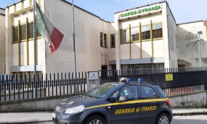 ROMA: MAXI SEQUESTRO DI BOTTI ILLEGALI