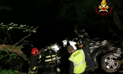 VITERBO: AUTO NELLA SCARPATA, MORTO 19ENNE
