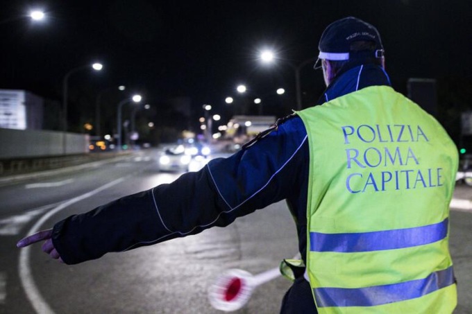 ROMA: INVESTITO SULLA PRENESTINA, CACCIA AL PIRATA DELLA STRADA
