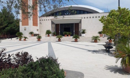 LATINA: MADONNA DI LOURDES, FOLLA DI FEDELI