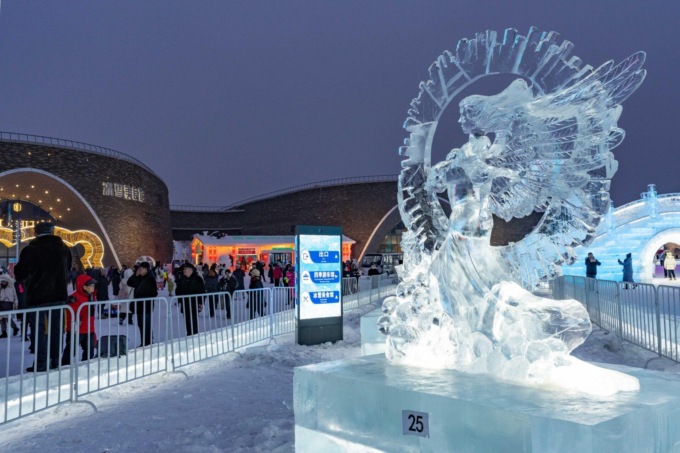 Cina: Harbin, si chiude Int’l Ice Sculpture Competition (3)