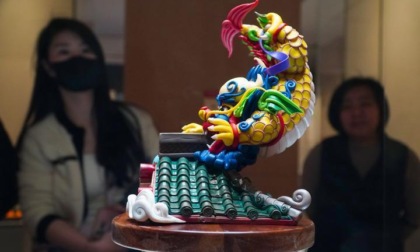 Cina: mostra statuine in argilla dedicate all'Anno del drago a Zibo (1)