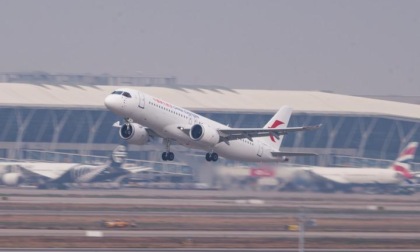 Aeroporti Shanghai registrano crescita export e-commerce transfrontaliero