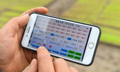 Cina: spedizioni telefoni cellulari, +6,5% nel 2023