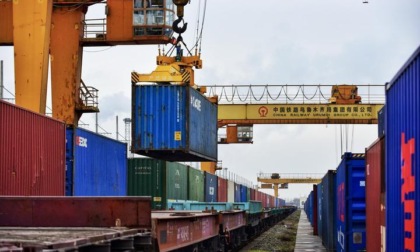 Cina: porti Xinjiang registrano traffico merci record nel 2023