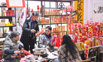 Cina: Chongqing, erede di candele tradizionali rinnova prodotti (1)
