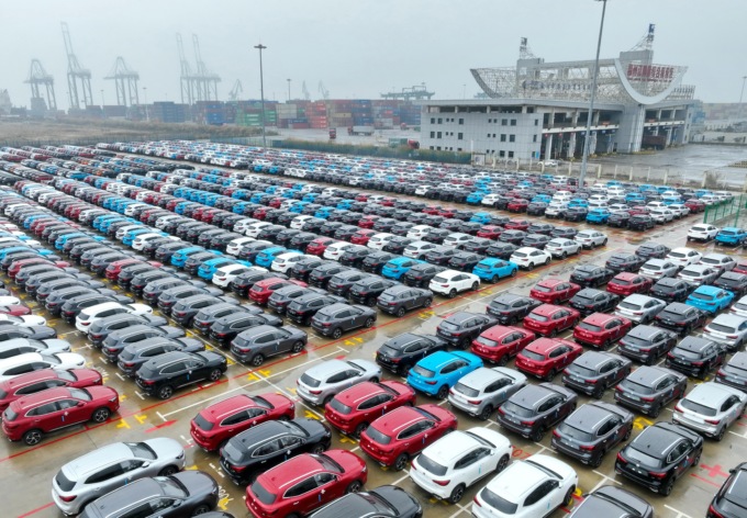 Cina: Fujian, esportazione di veicoli nel porto di Fuzhou (2)