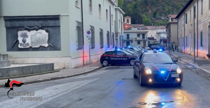 Si uccide gettandosi dal cavalcavia della superstrada Sora-Cassino