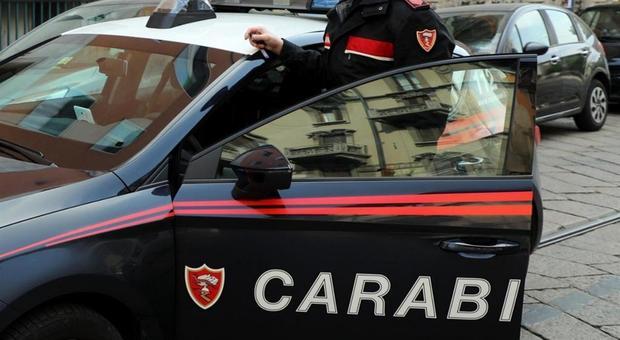 ROMA: BOTTE E MINACCE AI FAMILIARI, 3 ARRESTI