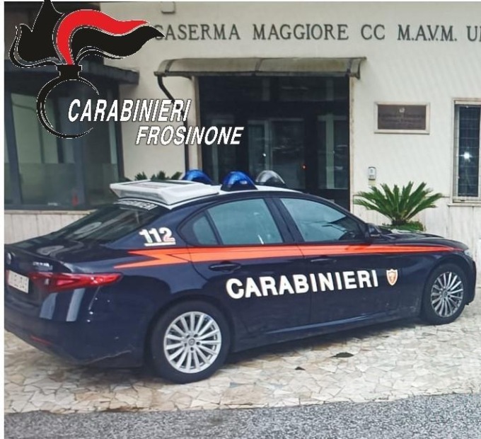 PONTECORVO: “NON HO I SOLDI PER MANGIARE”, E I CARABINIERI GLI FANNO LA SPESA